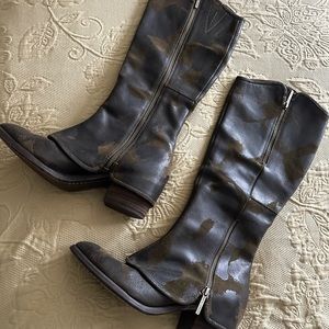 Donald J. Pliner size 8 leather camo style boots.